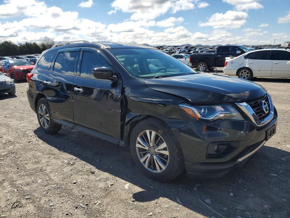 2019 Nissan Pathfinder sv