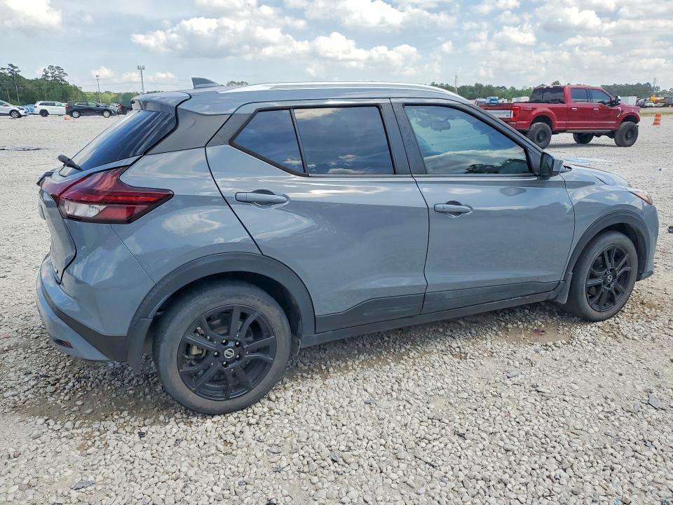 2021 Nissan Kicks sv