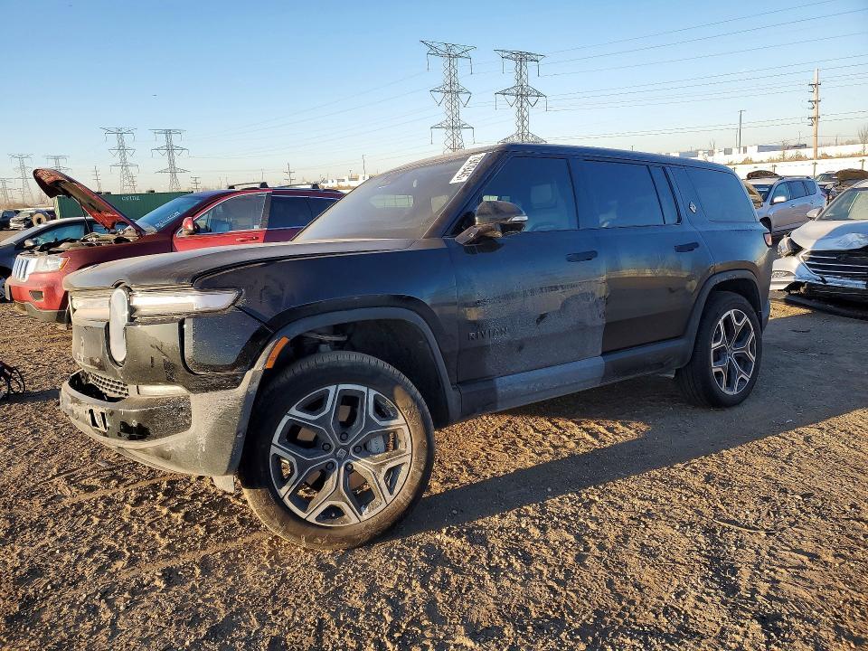 2025 Rivian R1S Adventure