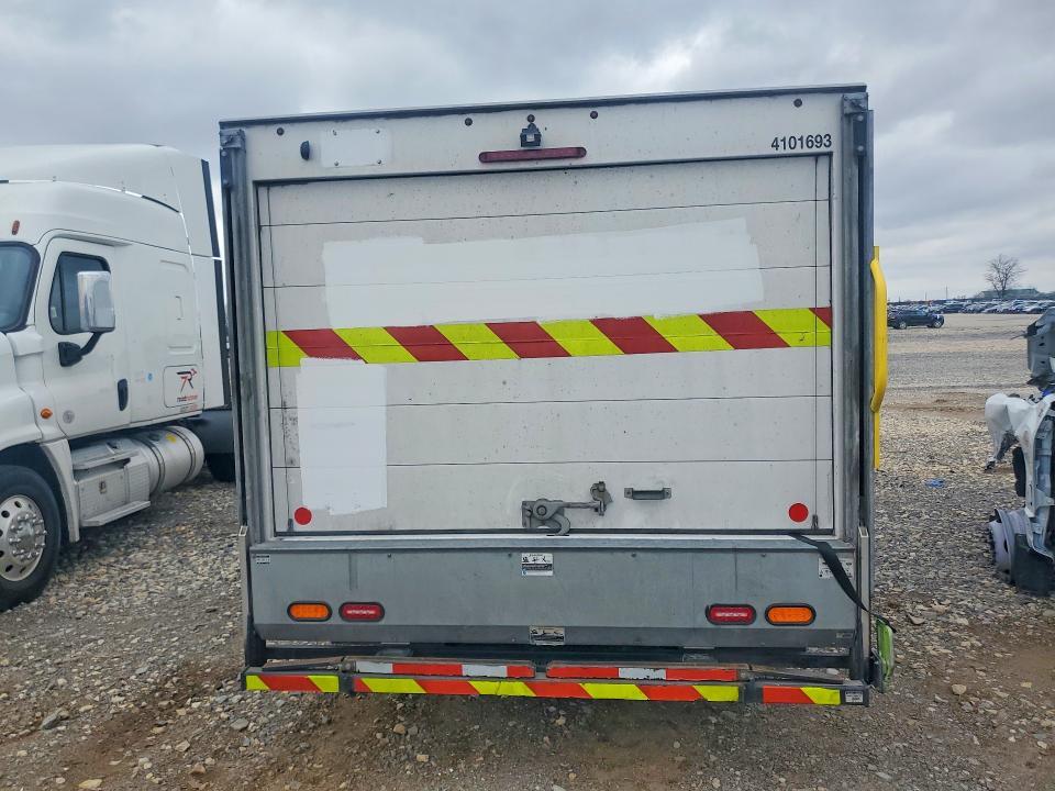 2024 Isuzu NPR HD BOX Truck