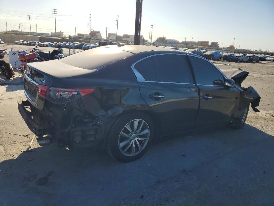 2015 Infiniti Q50 Premium
