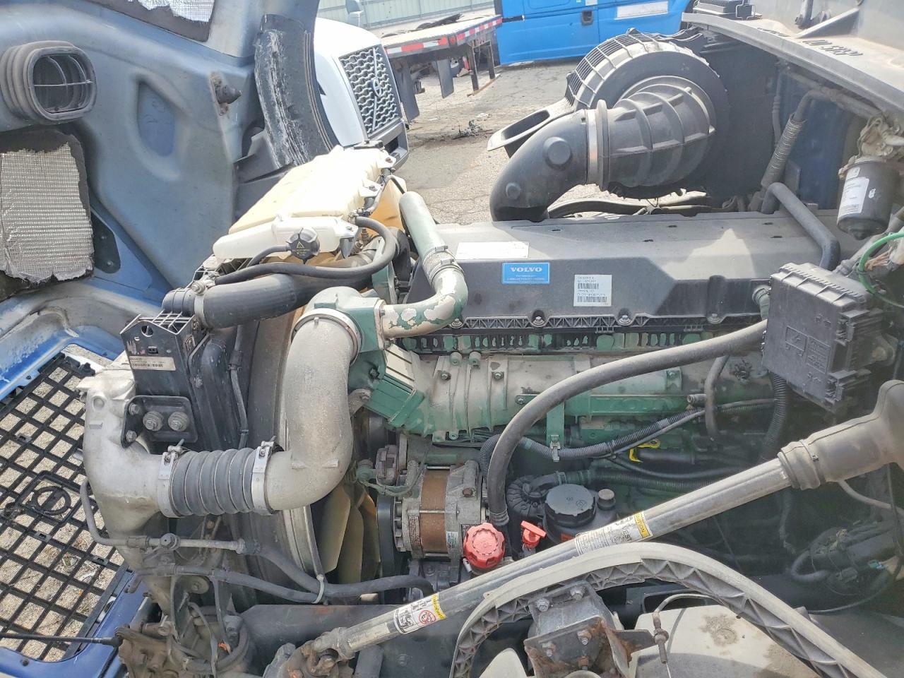 2017 Volv O VNL Semi Truck