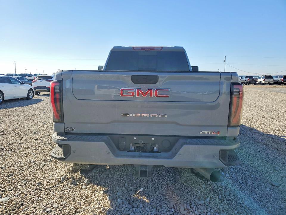 2025 GMC Sierra K2500 AT4