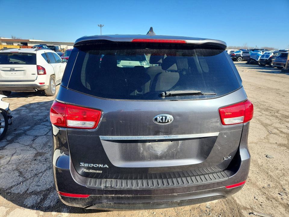 2017 KIA Sedona lx