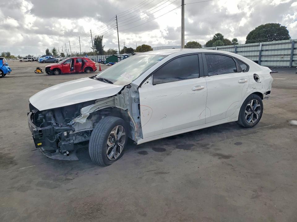 2021 KIA Forte lxs