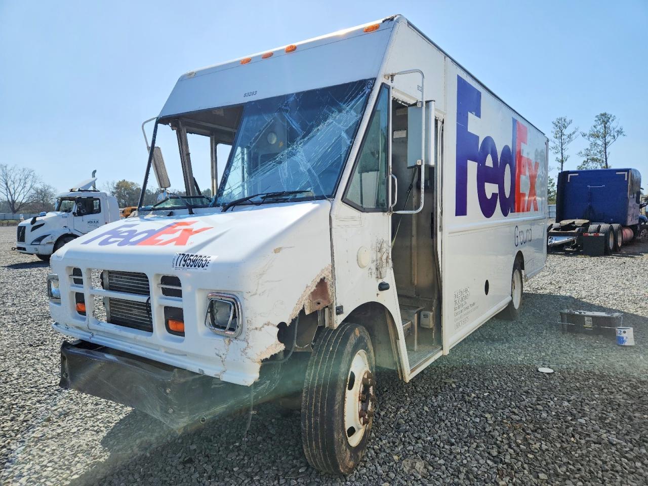 2005 Utility VS2RA Delivery Truck