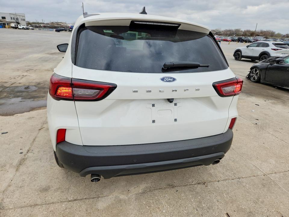 2025 Ford Escape st Line