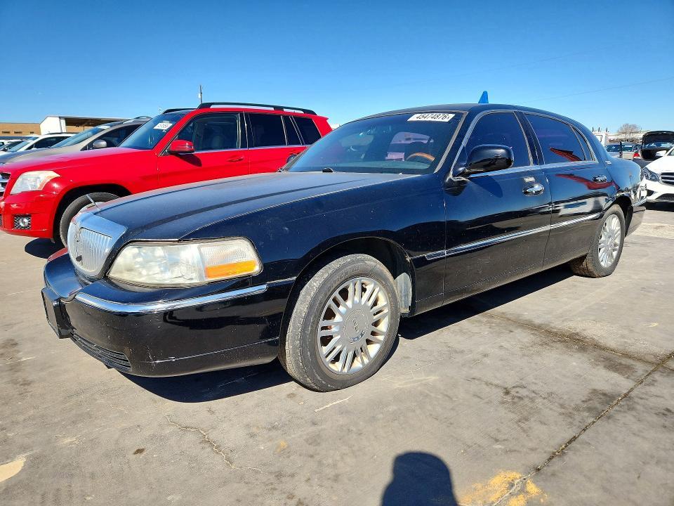 2008 Lincoln Town car Signature Limited