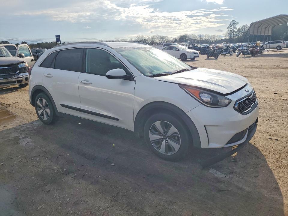 2017 KIA Niro lx