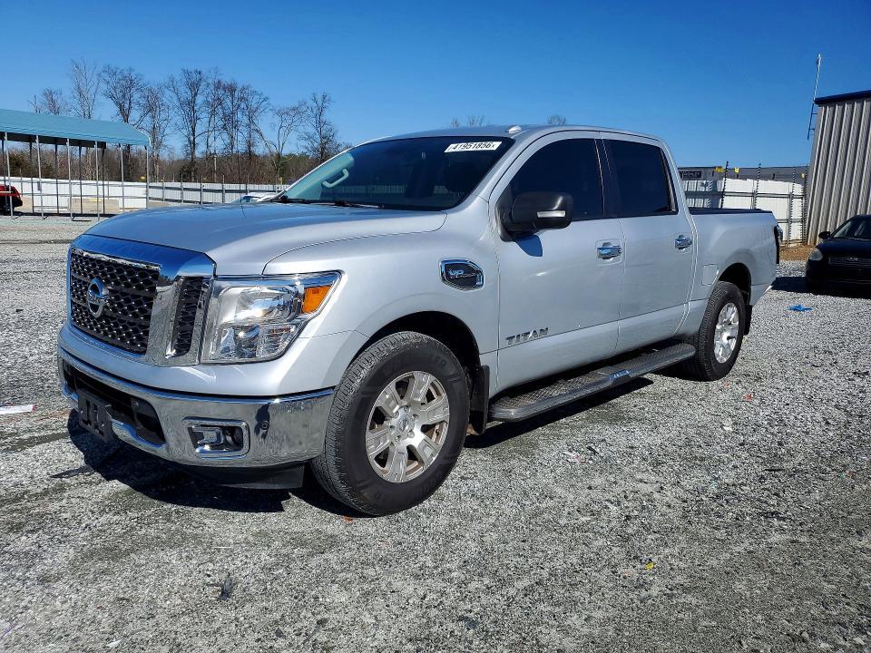 2017 Nissan Titan SV