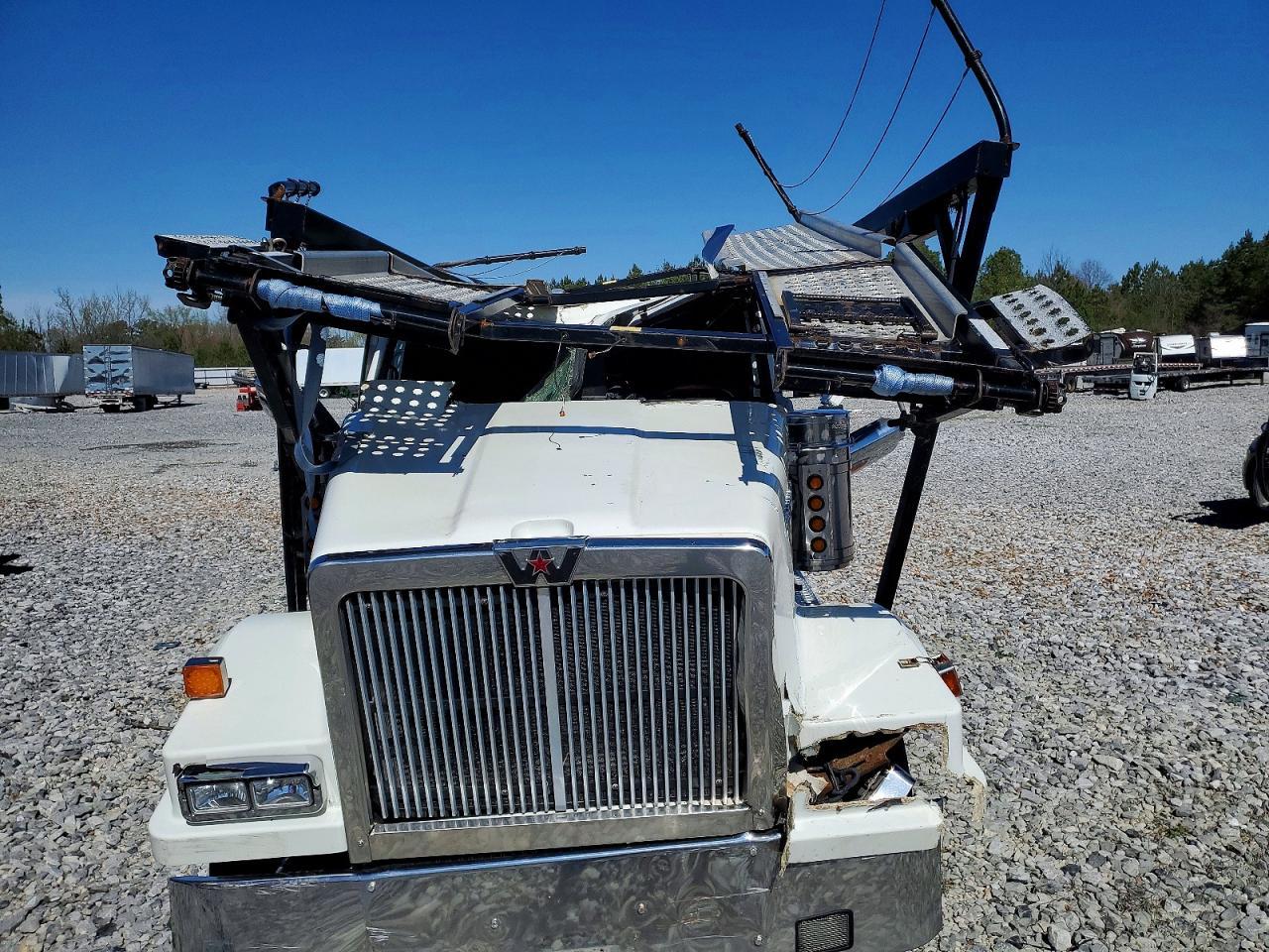 2017 Western Star Conventional 4900SA