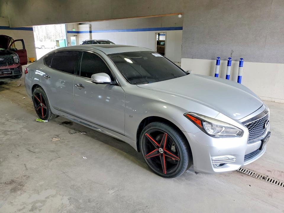 2015 Infiniti Q70 3.7