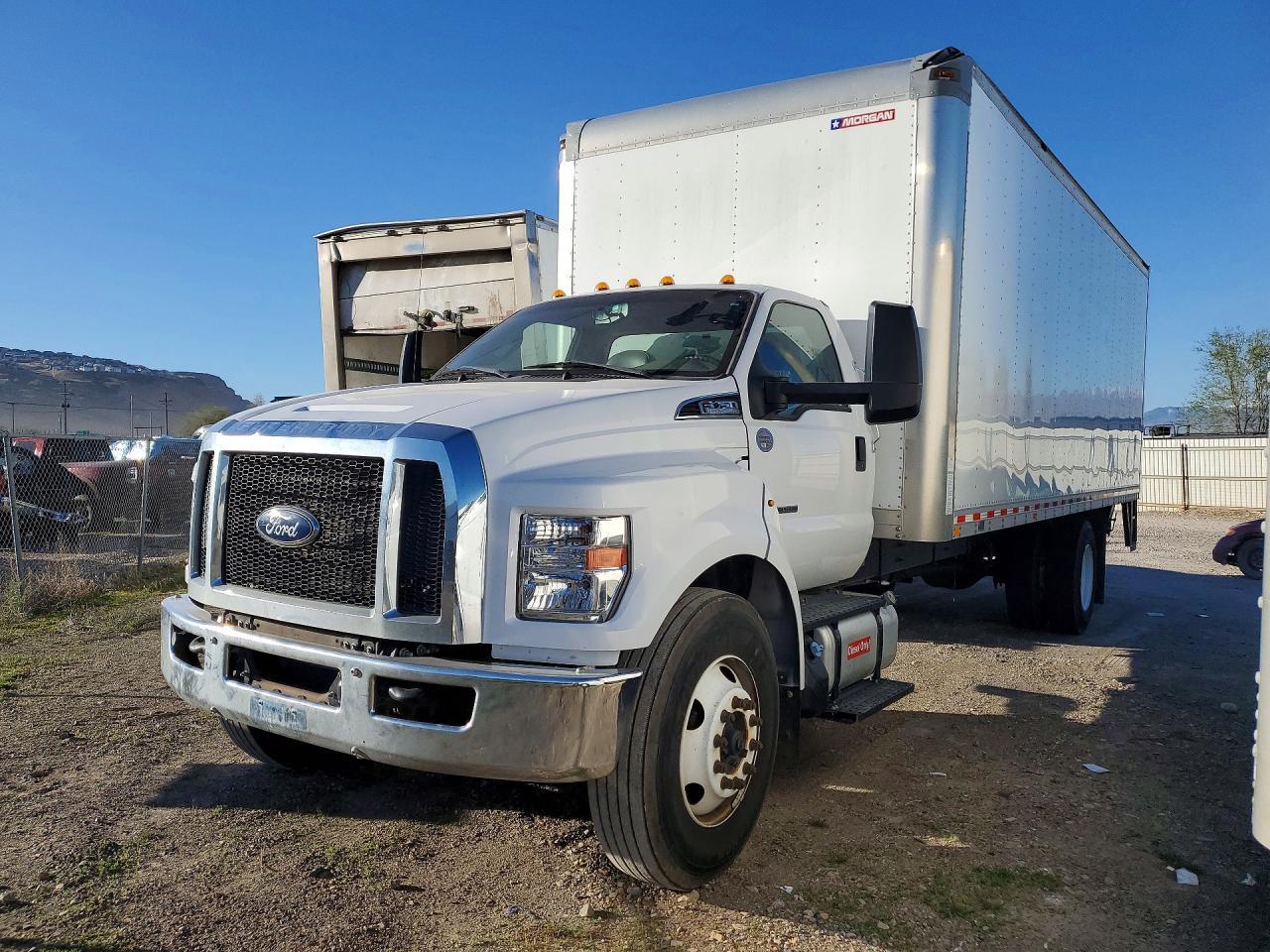 2019 Ford F750 Super Duty BOX Truck