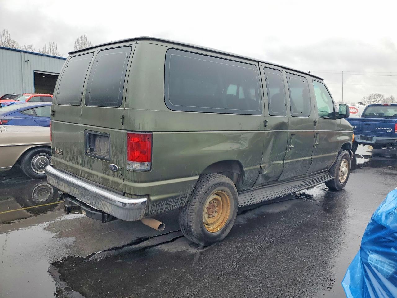 2005 Ford Econoline E350 Super Duty Wagon