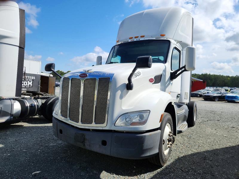 2016 Peterbilt 579 Semi Truck