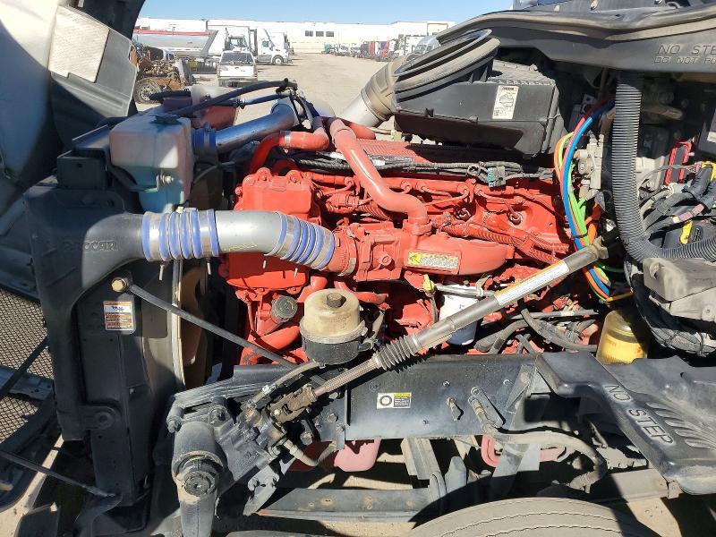 2016 Kenworth T680 Semi Truck