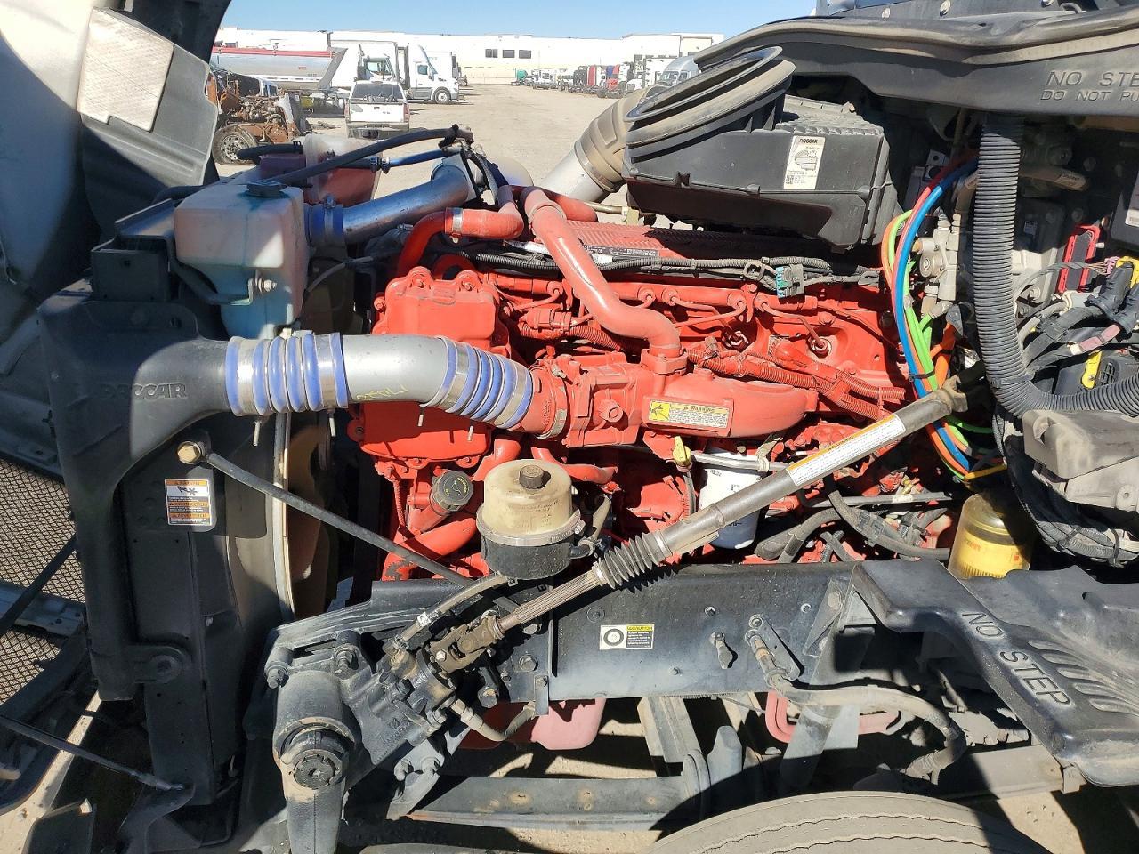 2016 Kenworth T680 Semi Truck