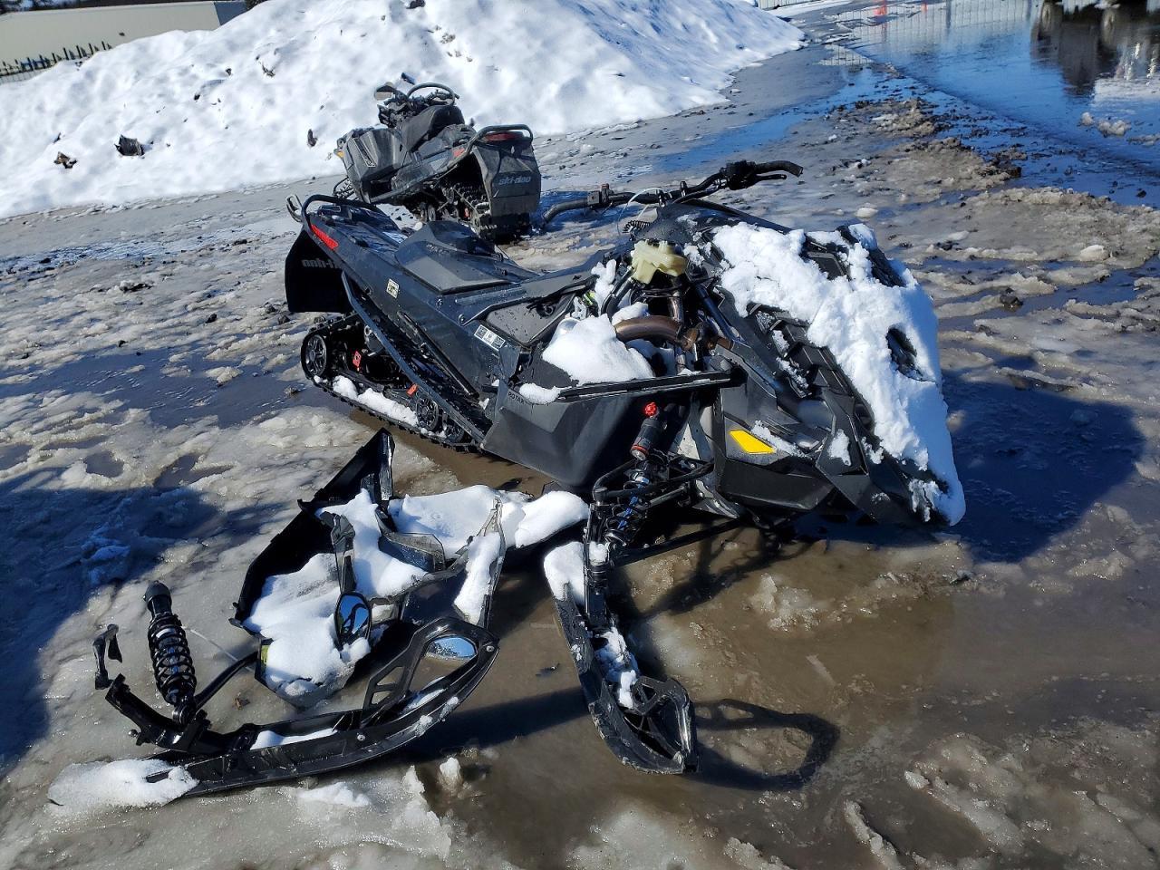 2025 Skidoo MXZ X 129 850 E