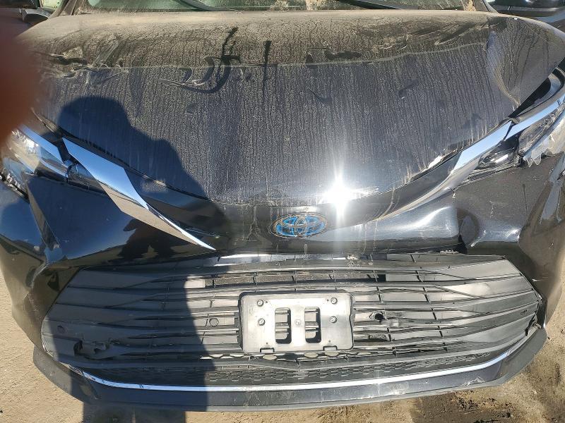 2023 Toyota Sienna xle 8-passenger