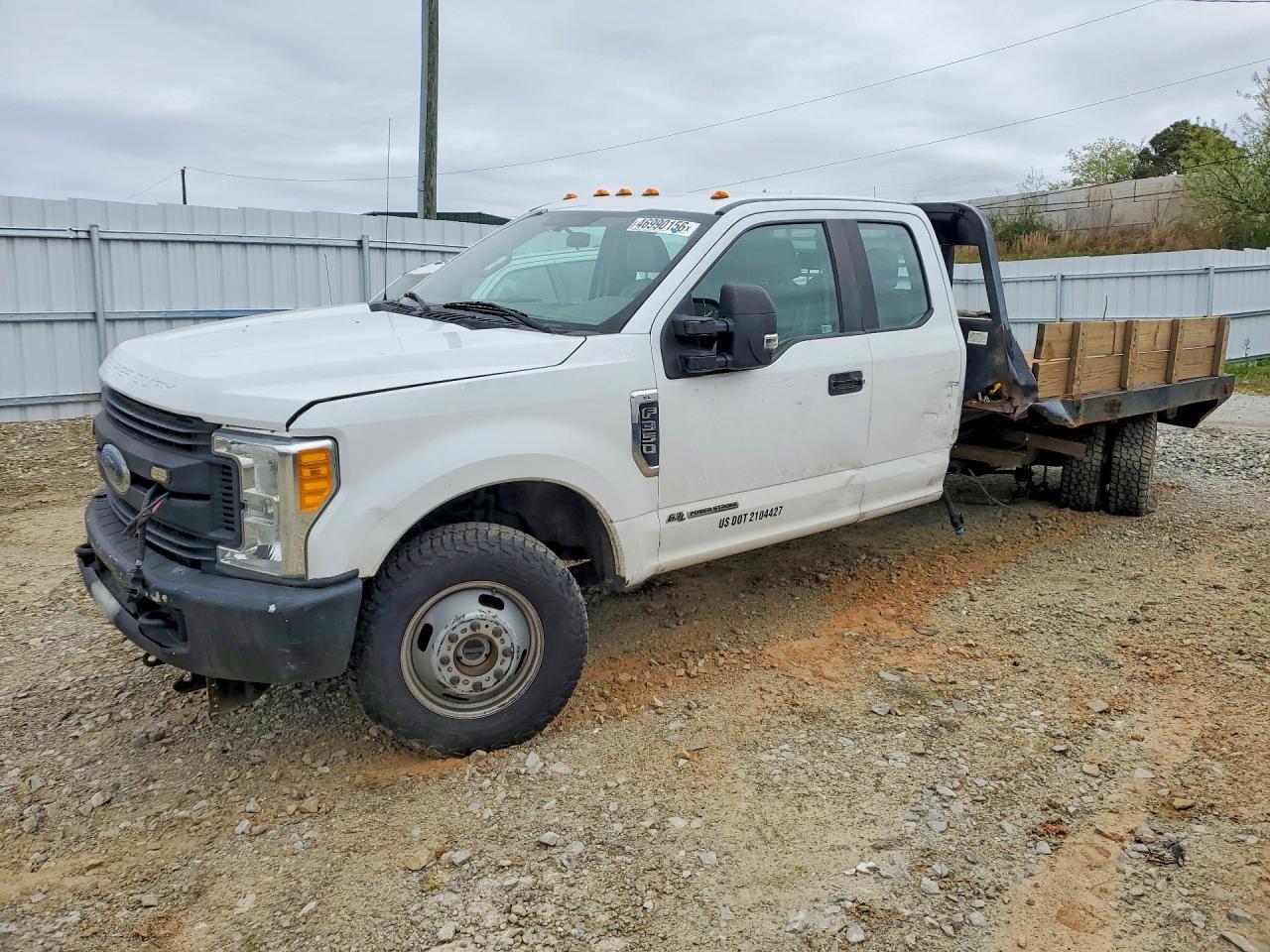 2017 Ford F350 Super Duty Flatbed Truck