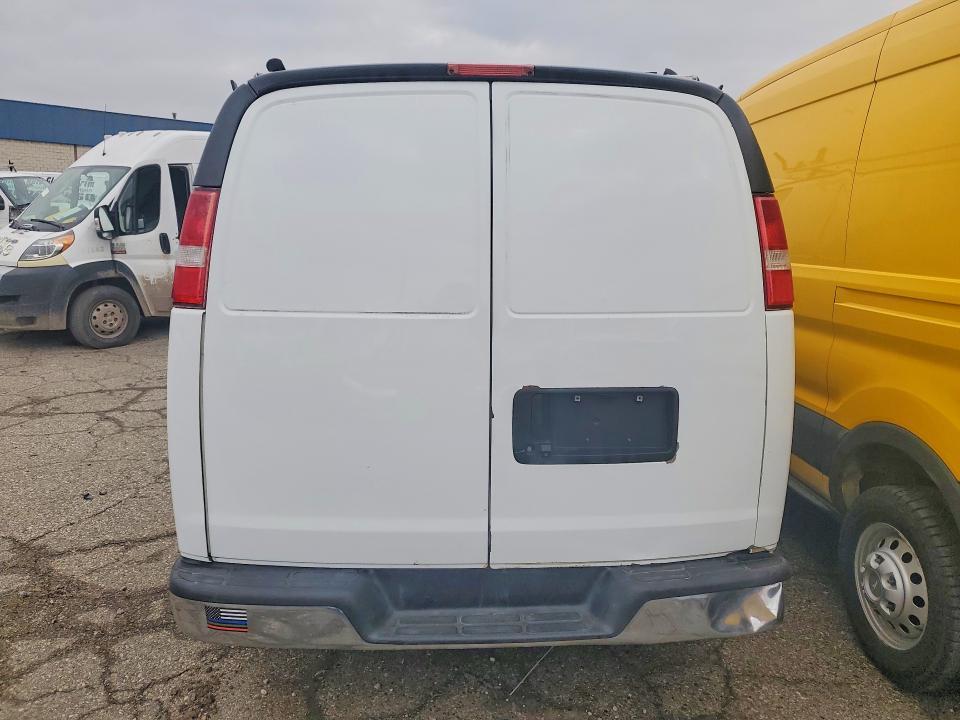 2017 GMC Savana 2500 Cargo Utility / Service van