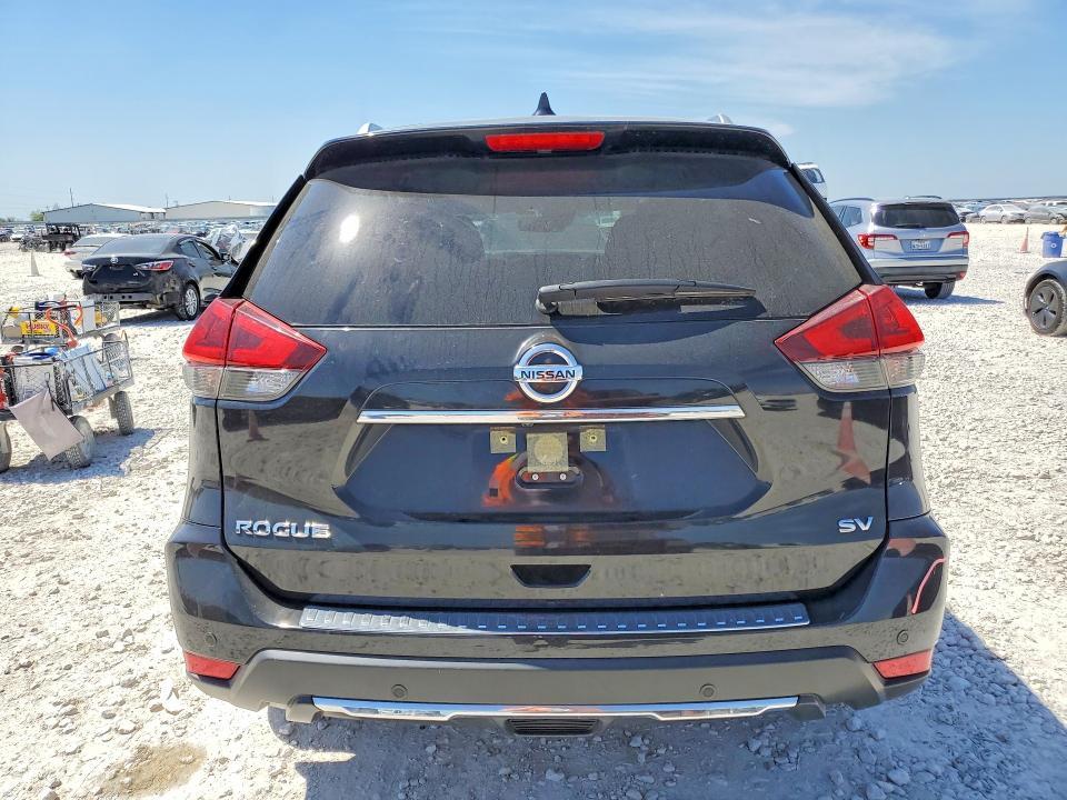 2020 Nissan Rogue sv