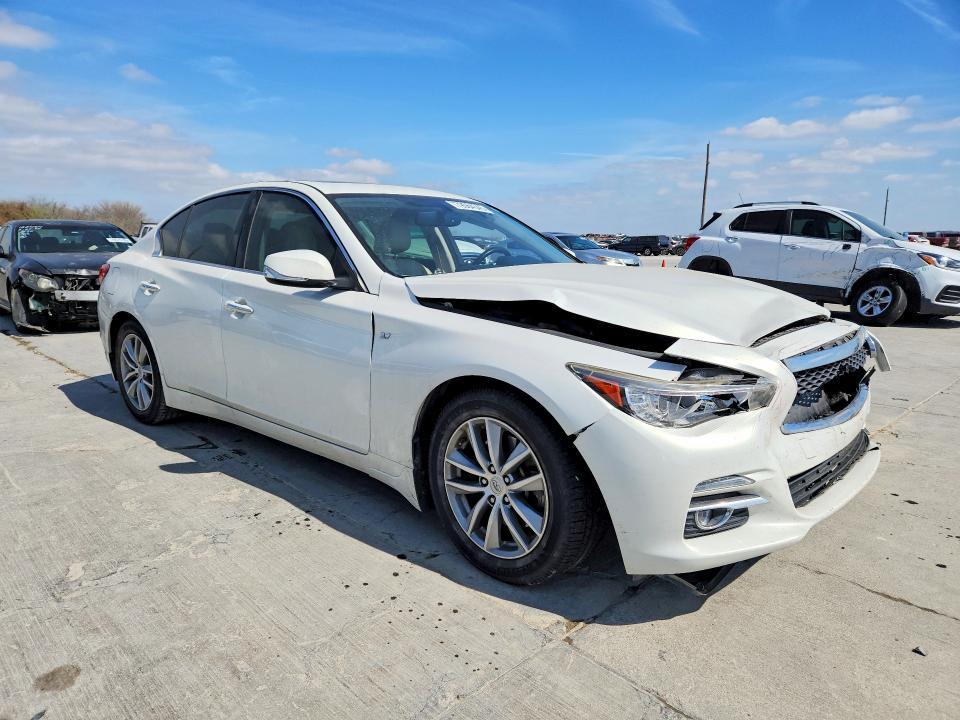 2015 Infiniti Q50 Premium