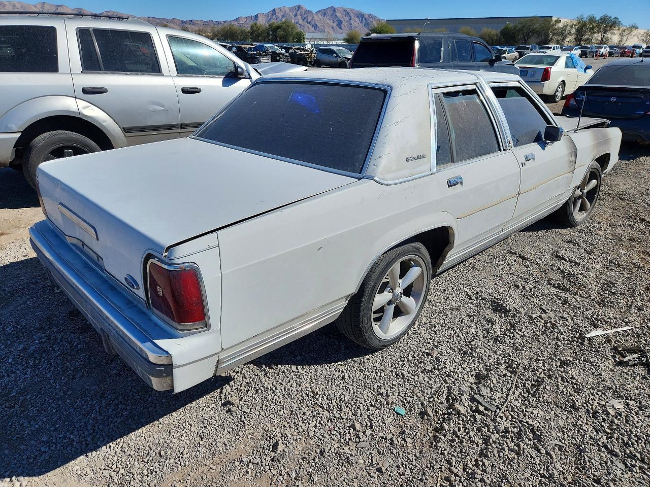 1989 Ford Crown Victoria