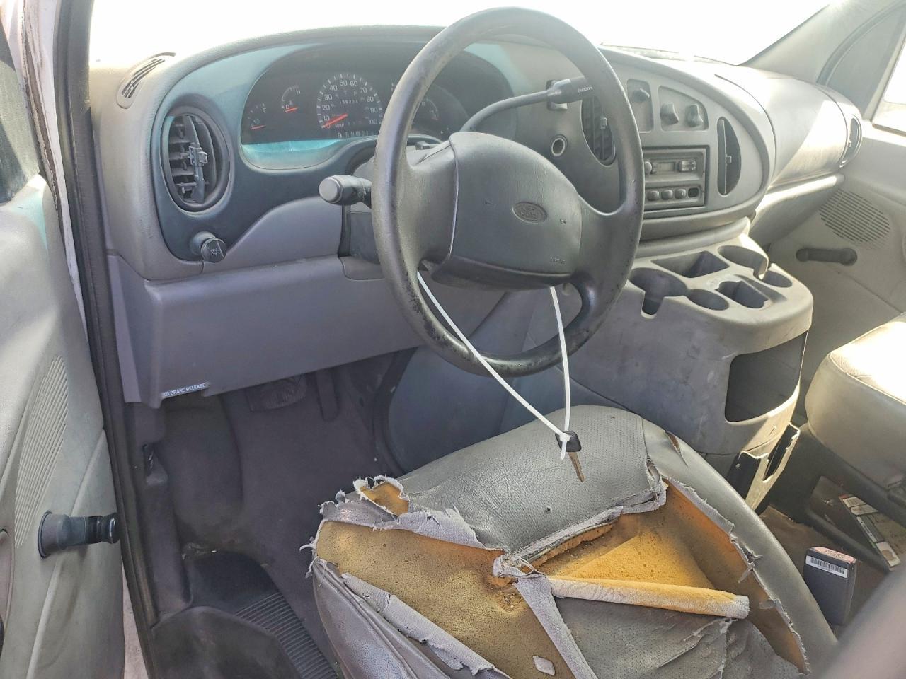 2000 Ford E250 Delivery Van