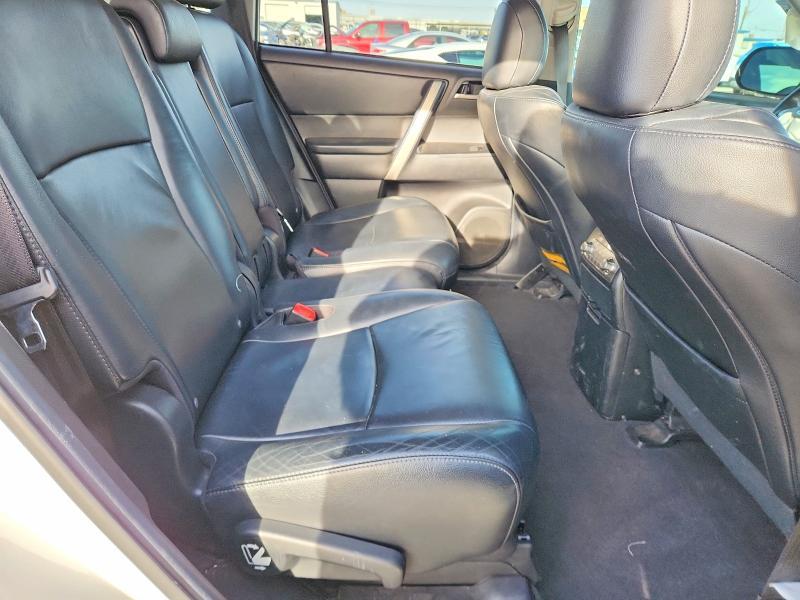 2013 Toyota Highlander se
