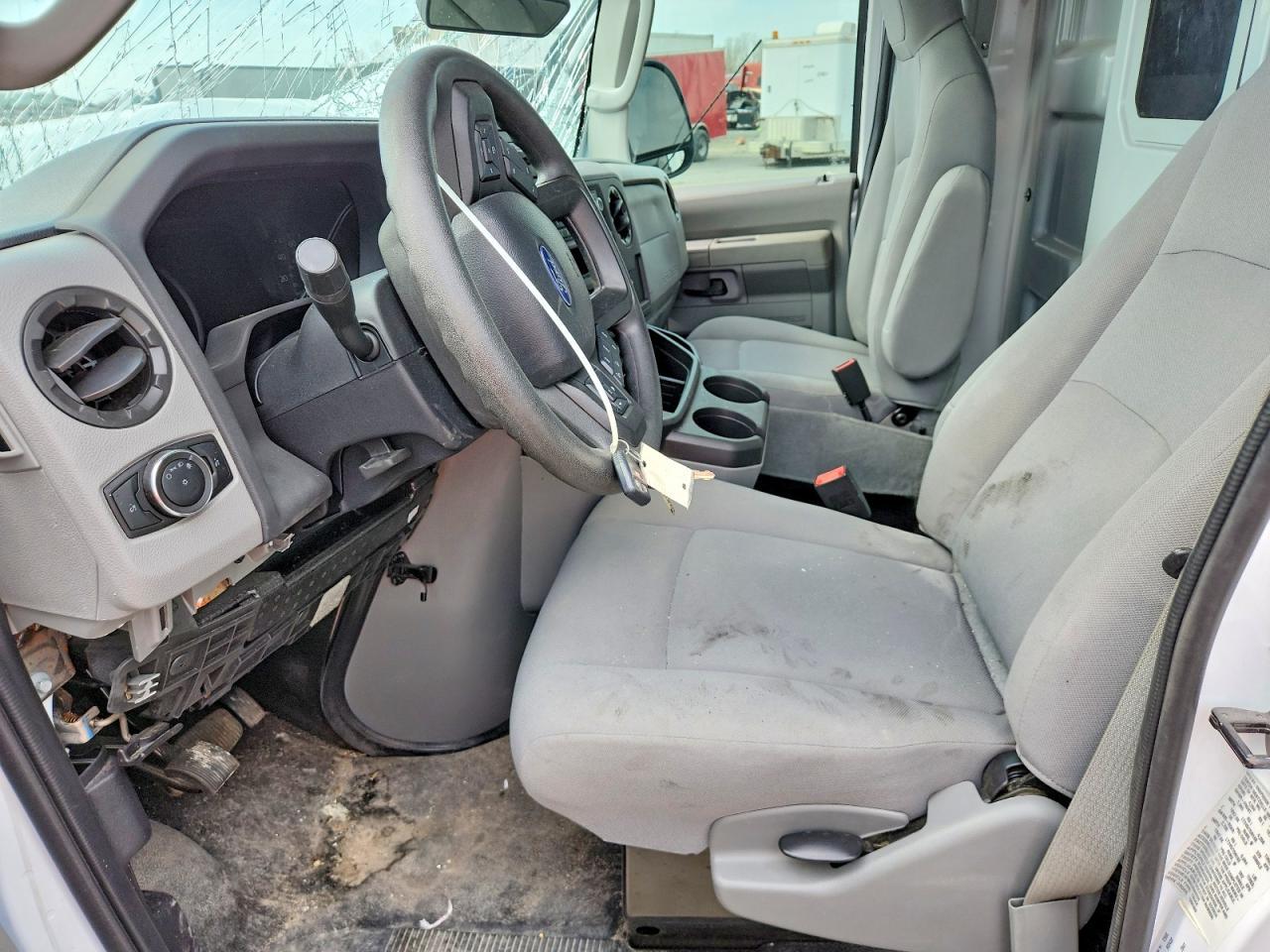 2025 Ford Econoline E350 Super Duty Cutaway Van