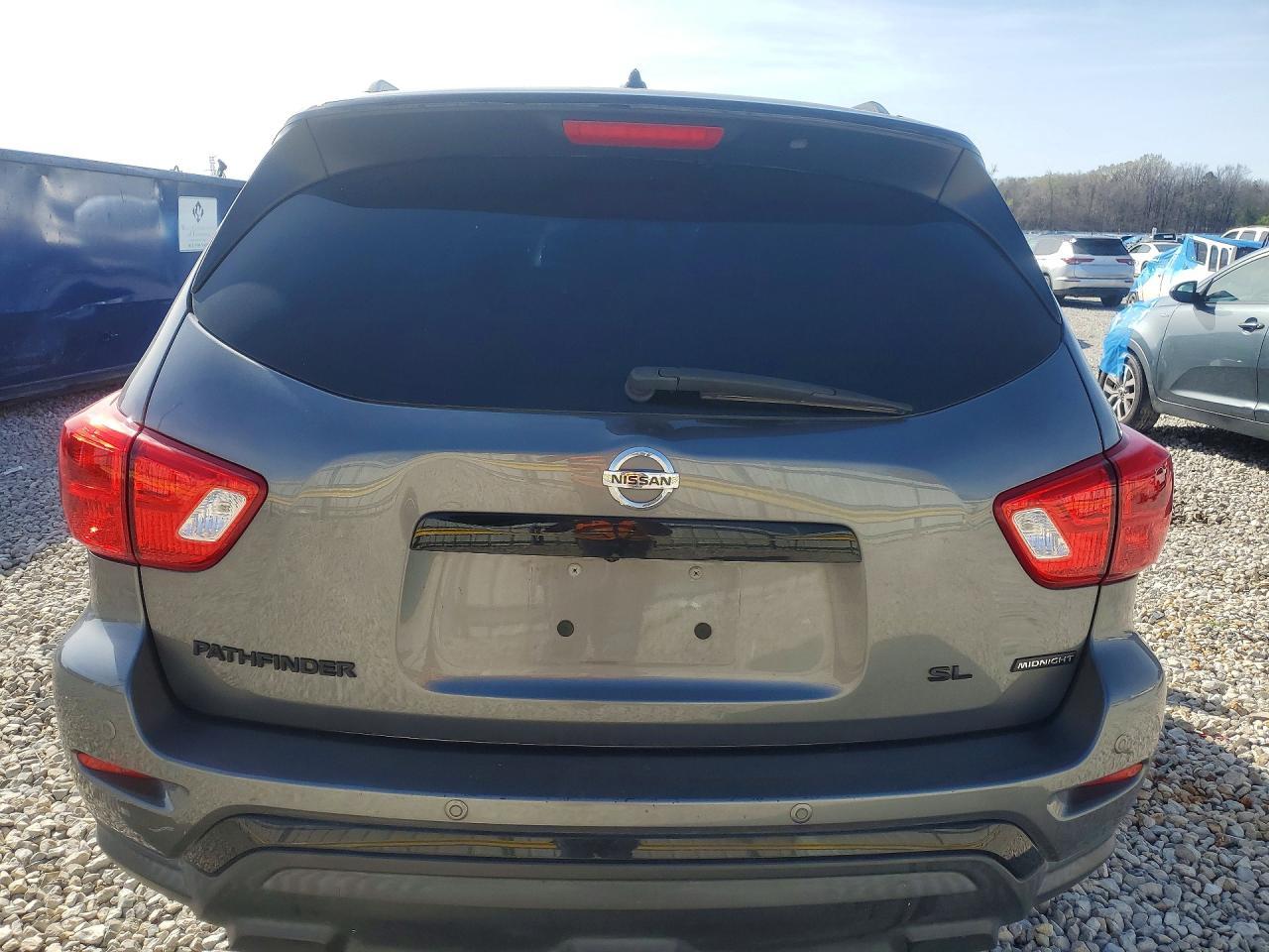 2018 Nissan Pathfinder sl