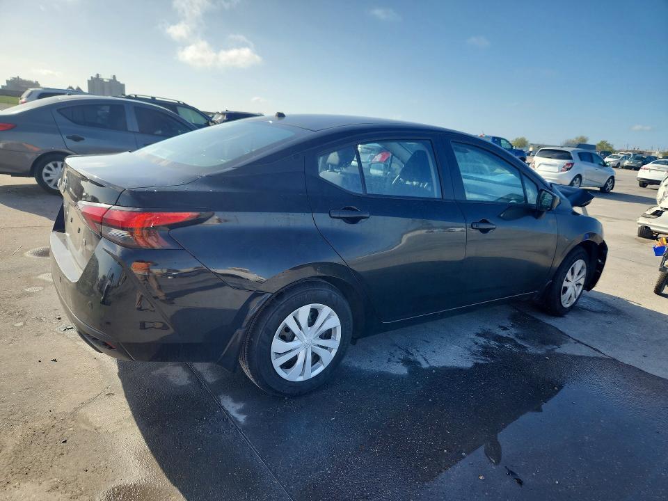 2025 Nissan Versa s