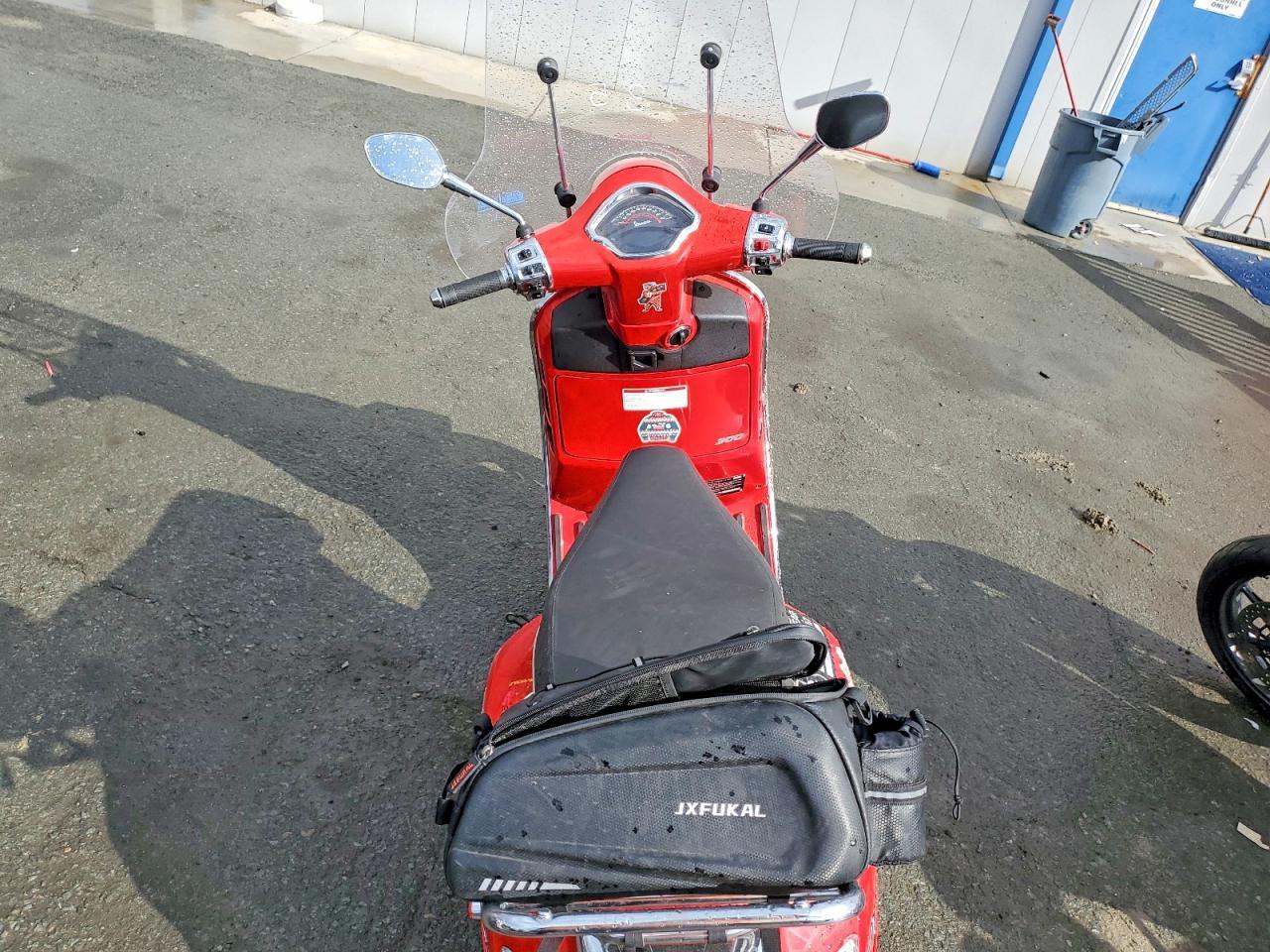 2023 Vespa GTS/SEI Giorni 300