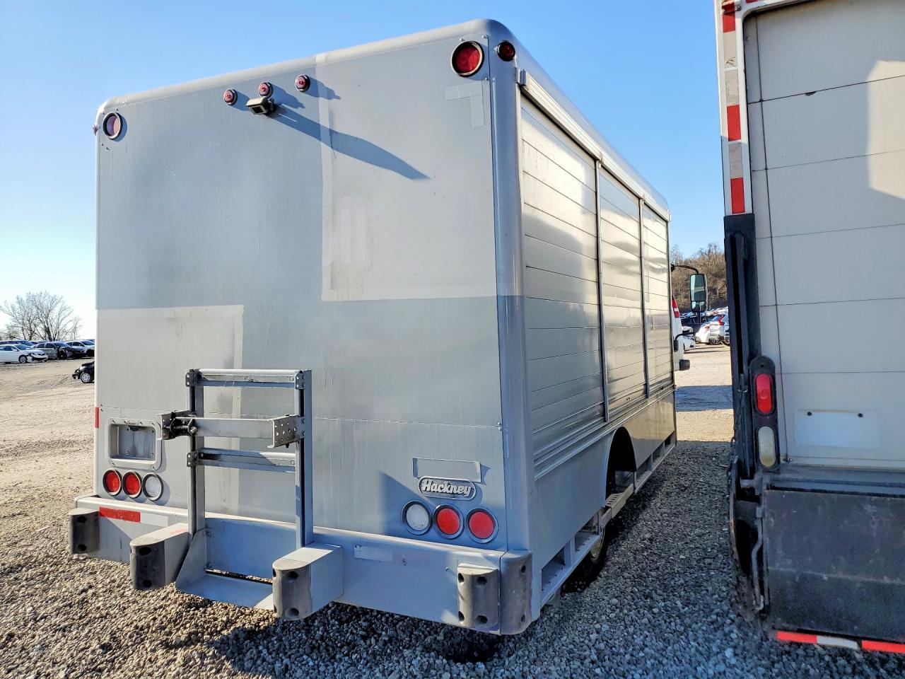 2020 Isuzu NRR BOX Truck