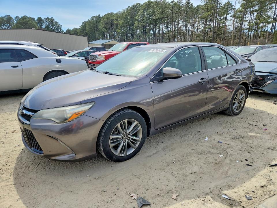 2016 Toyota Camry se