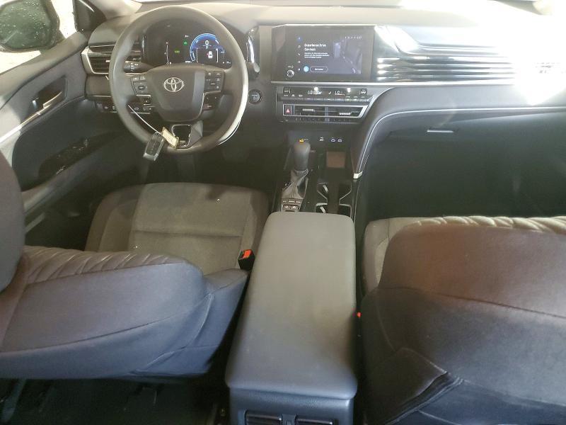 2025 Toyota Camry le