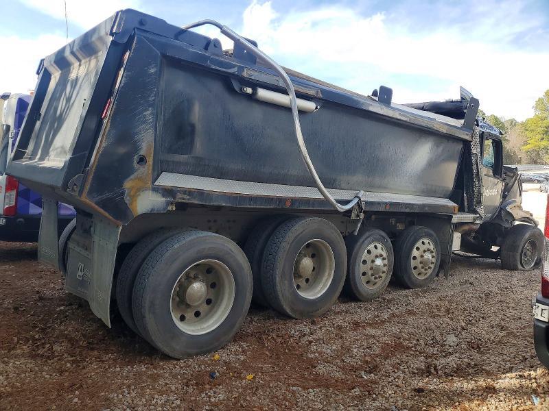 2025 Kenworth T880 Dump Truck