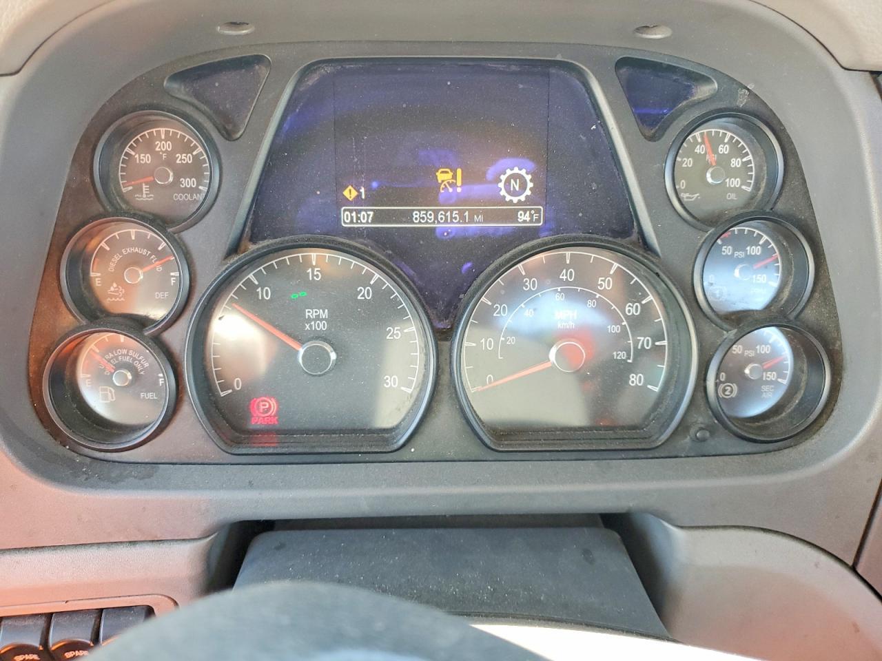 2015 Peterbilt 579 Semi Truck