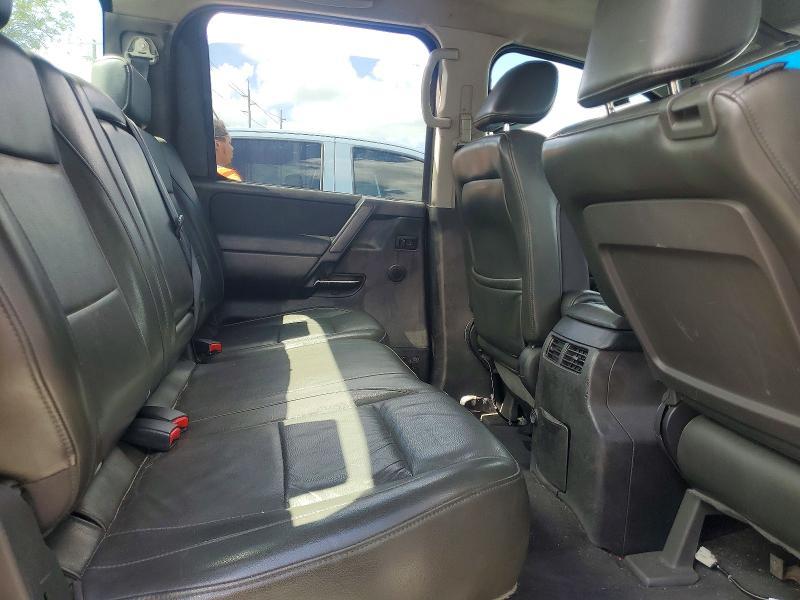 2011 Nissan Titan SV