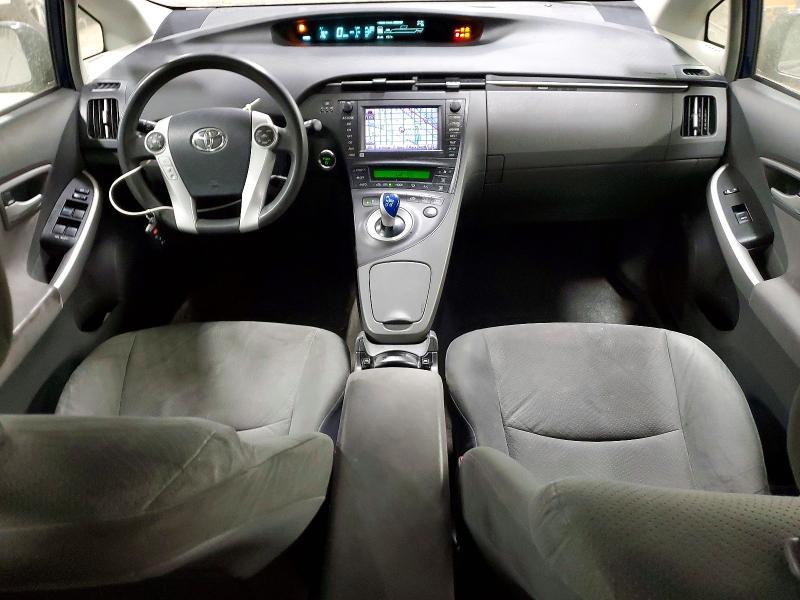 2010 Toyota Prius iii