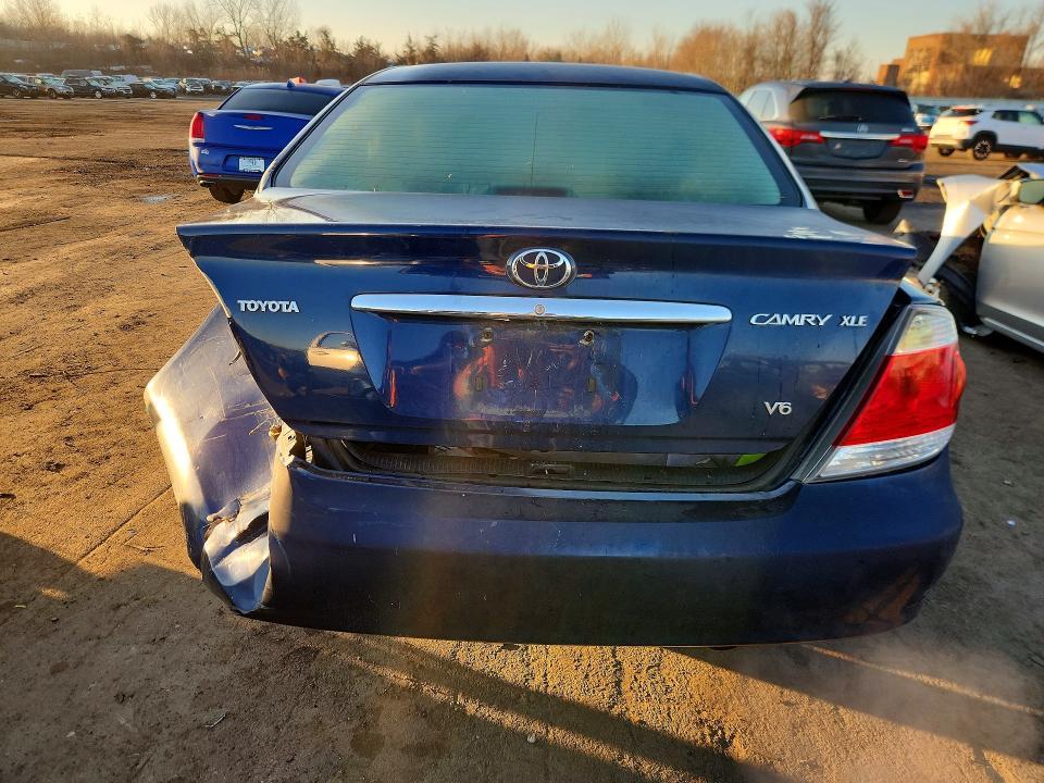 2005 Toyota Camry xle V6
