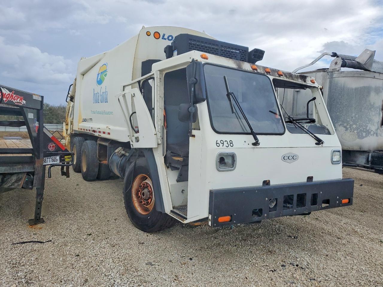 2014 Crane Carrier Low Entry Refuse Truck