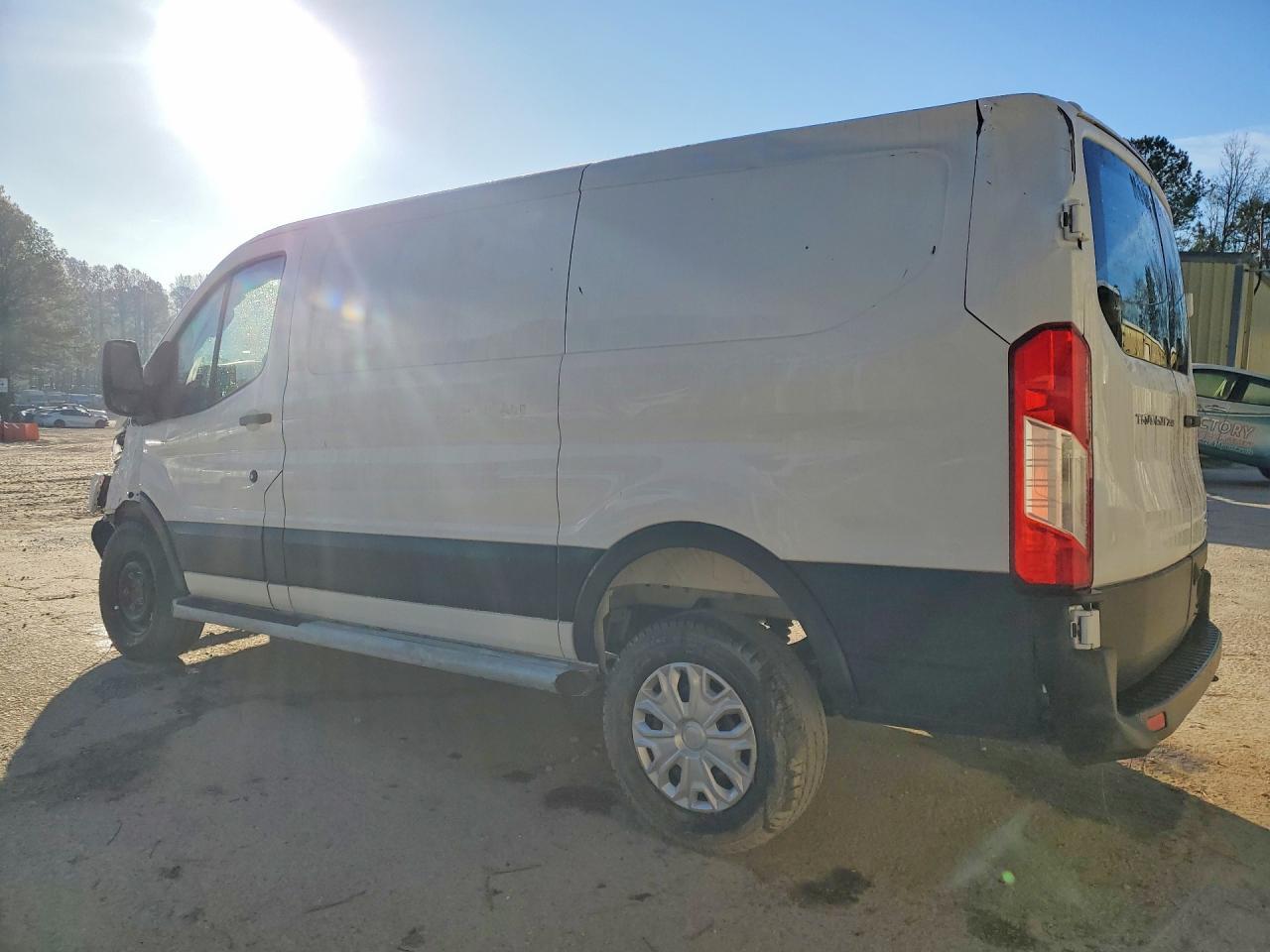 2025 Ford Transit T-250