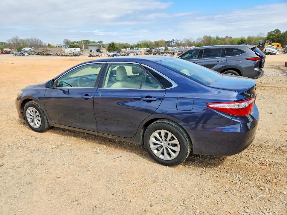 2016 Toyota Camry le