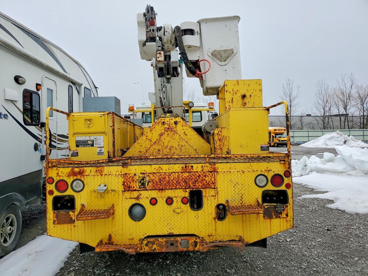2001 Freightliner Medium Conventional FL70