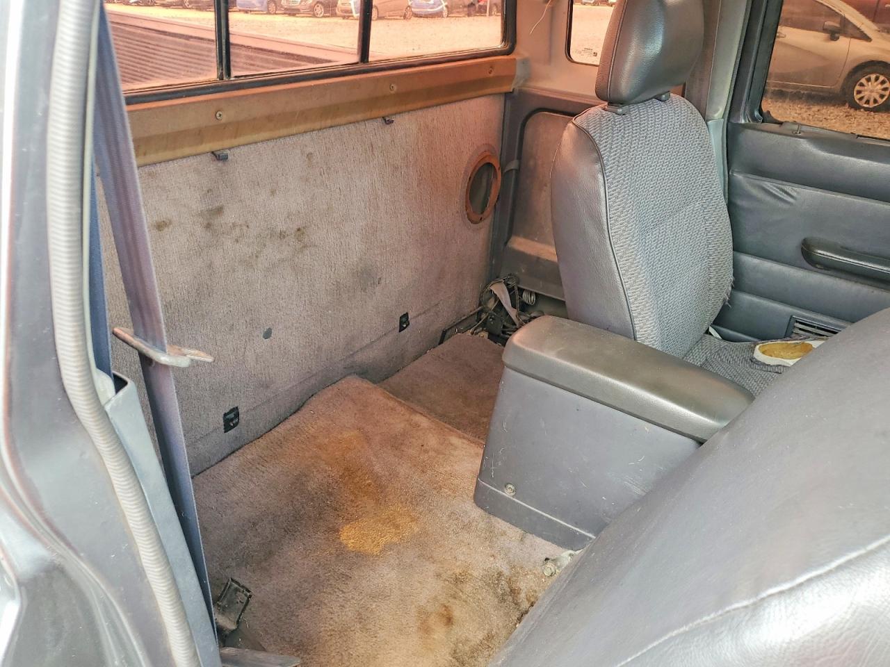 1996 Nissan Truck XE