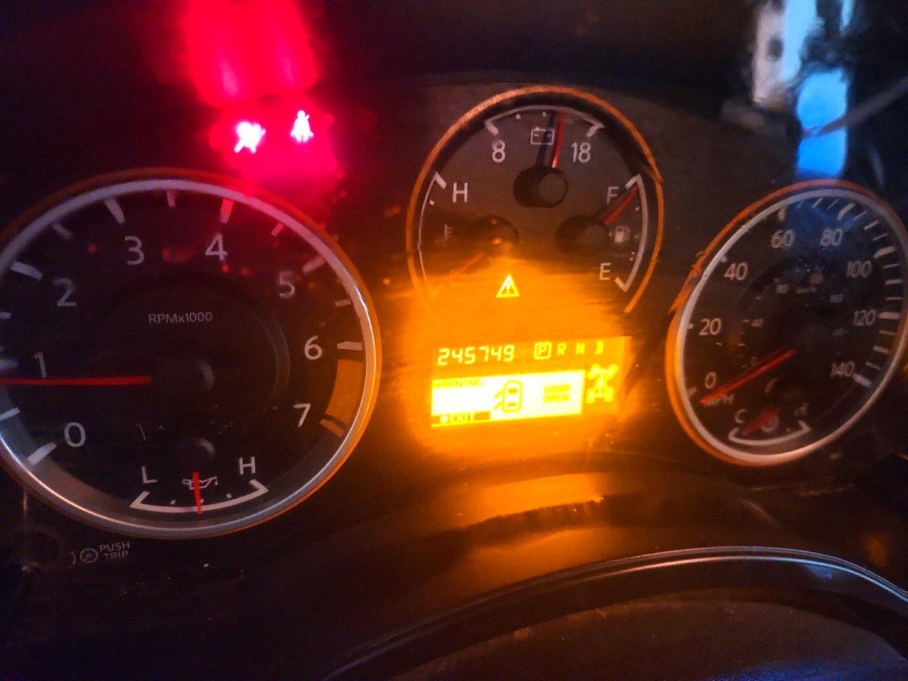 2015 Nissan Titan SV