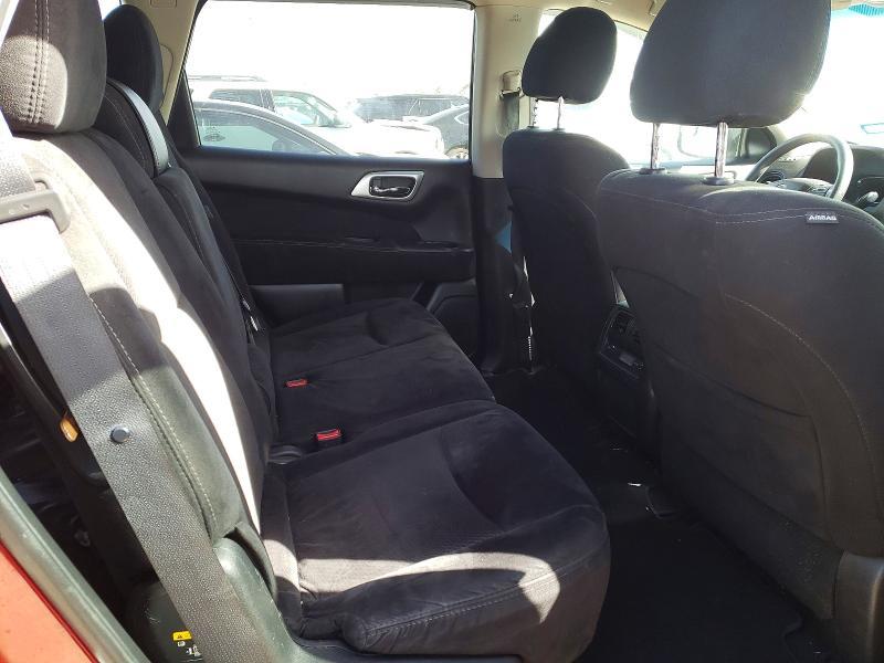 2015 Nissan Pathfinder s