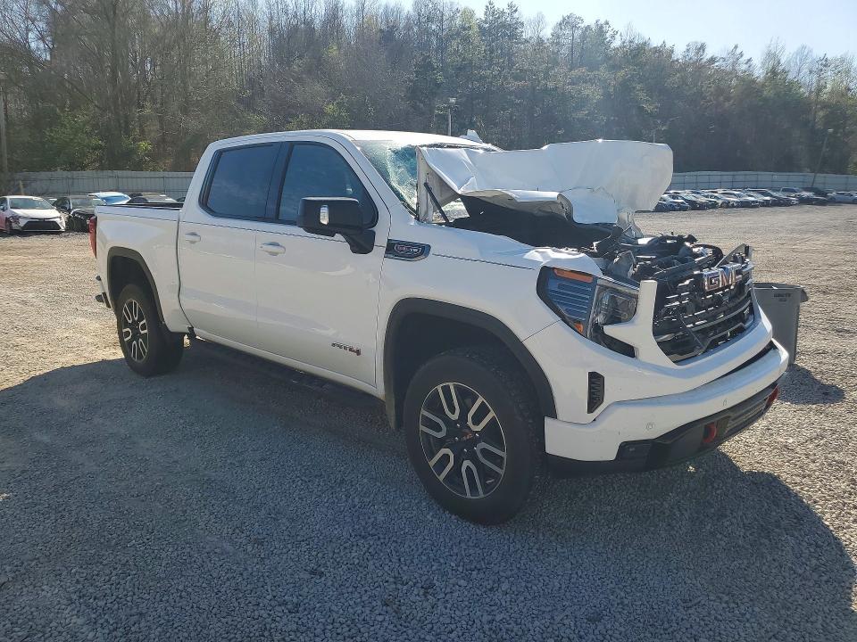2025 GMC Sierra K1500 AT4